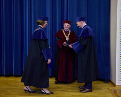 20240706_WNE_Graduacja_0115_KR5_2294_fot_KrystianSzczesny.jpg