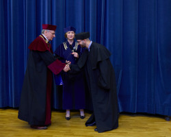 20240706_WNE_Graduacja_0132_KR5_2325_fot_KrystianSzczesny.jpg