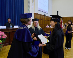 20240706_WNE_Graduacja_0214_KR5_2497_fot_KrystianSzczesny.jpg