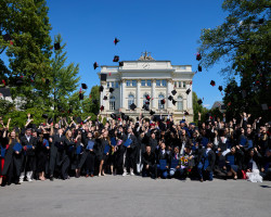 20240706_WNE_Graduacja_0627_KR5_3777_fot_KrystianSzczesny.jpg