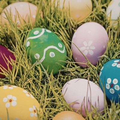 Image Easter Greetings from the Faculty of Economic Scie…