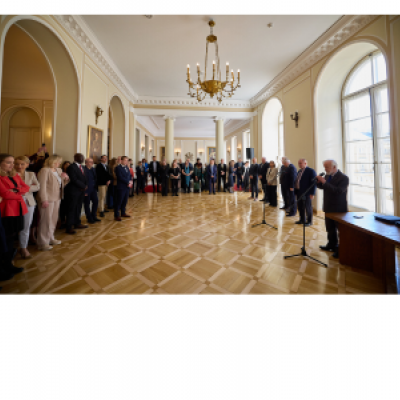 Obraz Wyróżnienia Rektora dla badaczy WNE UW